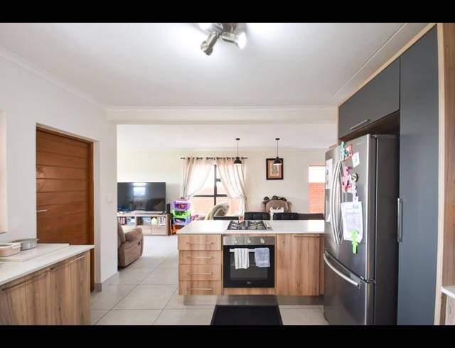 3 BEDROOM TOWNHOUSE FOR SALE IN GOLDEN FIELDS ESTATE